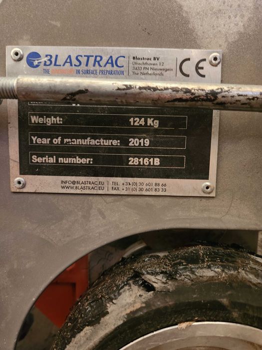 Samojezdna zrywarka podłogowa Blastrac BS 75 230 V