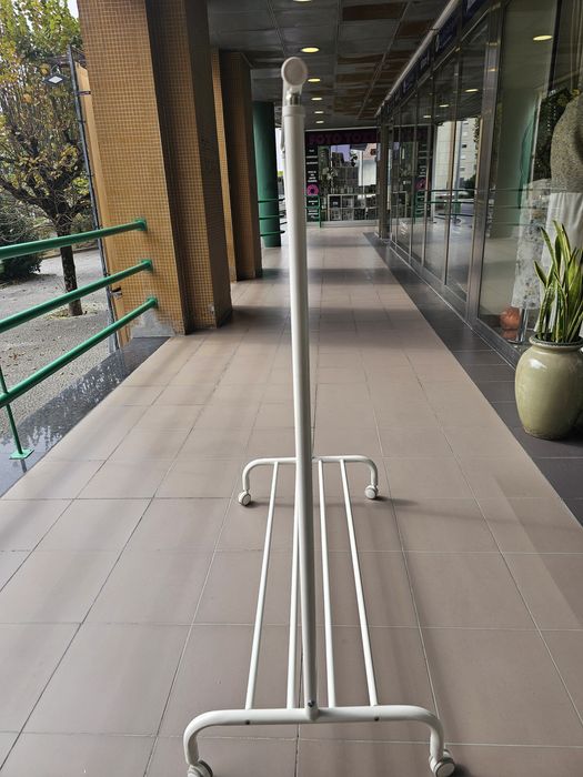 Suporte para cabides Rigga