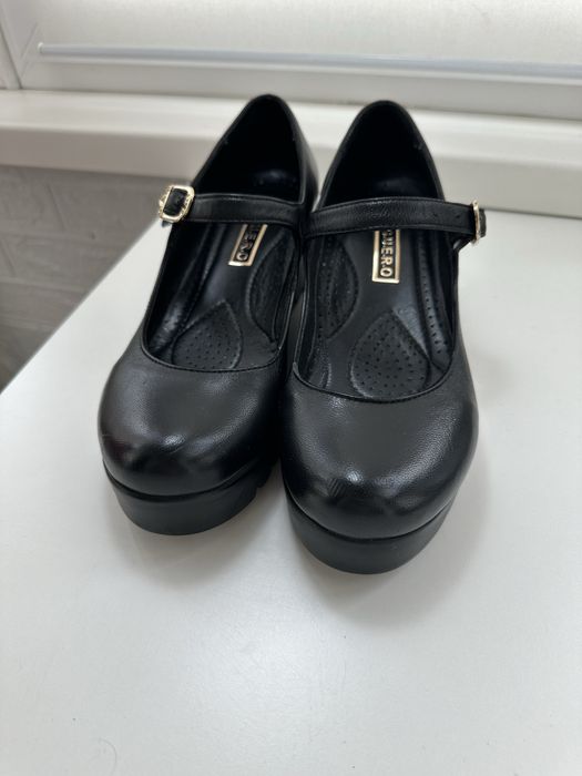 Жіночі туфлі