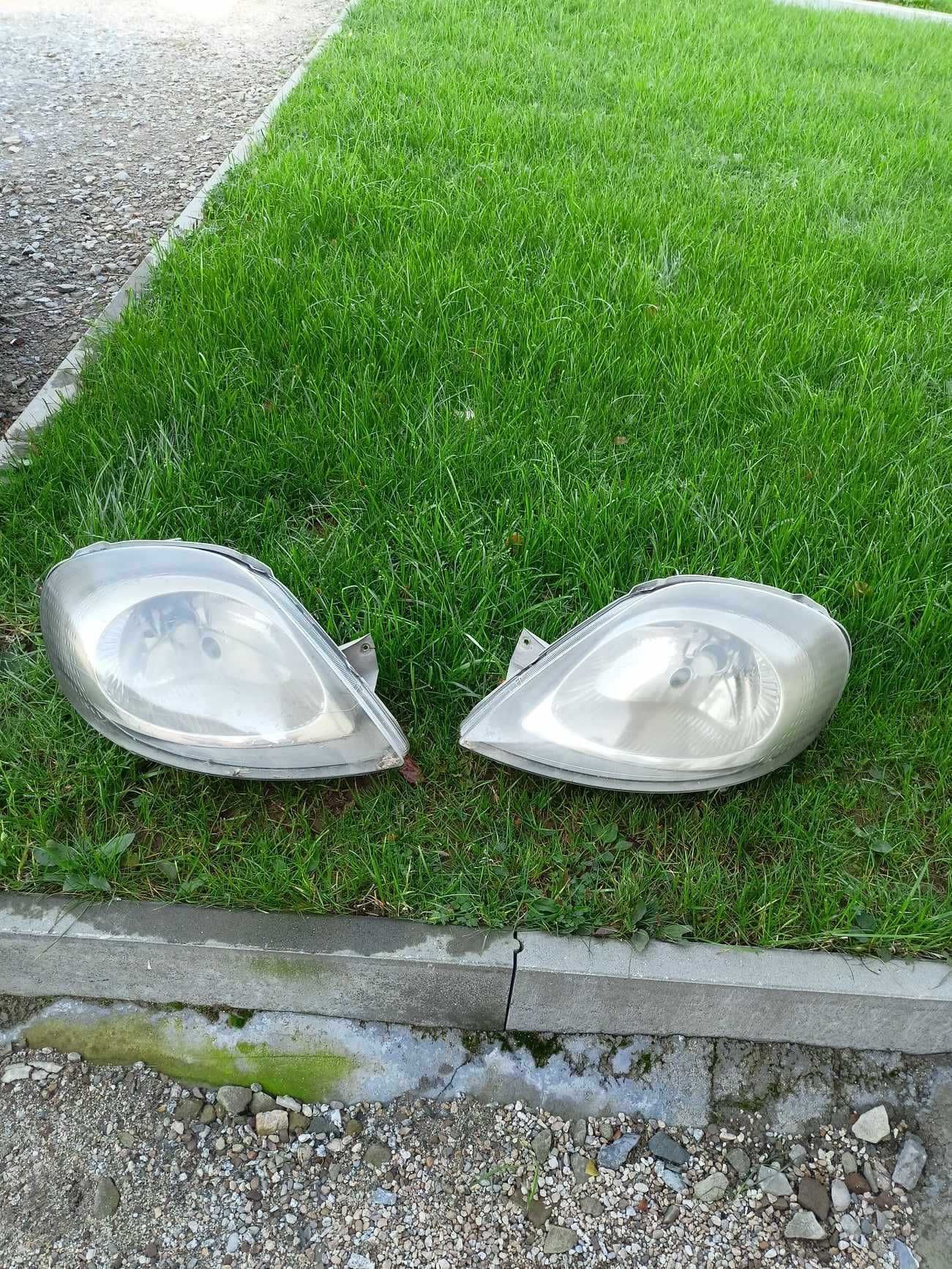 Lampy przód Opel Vivaro 2003