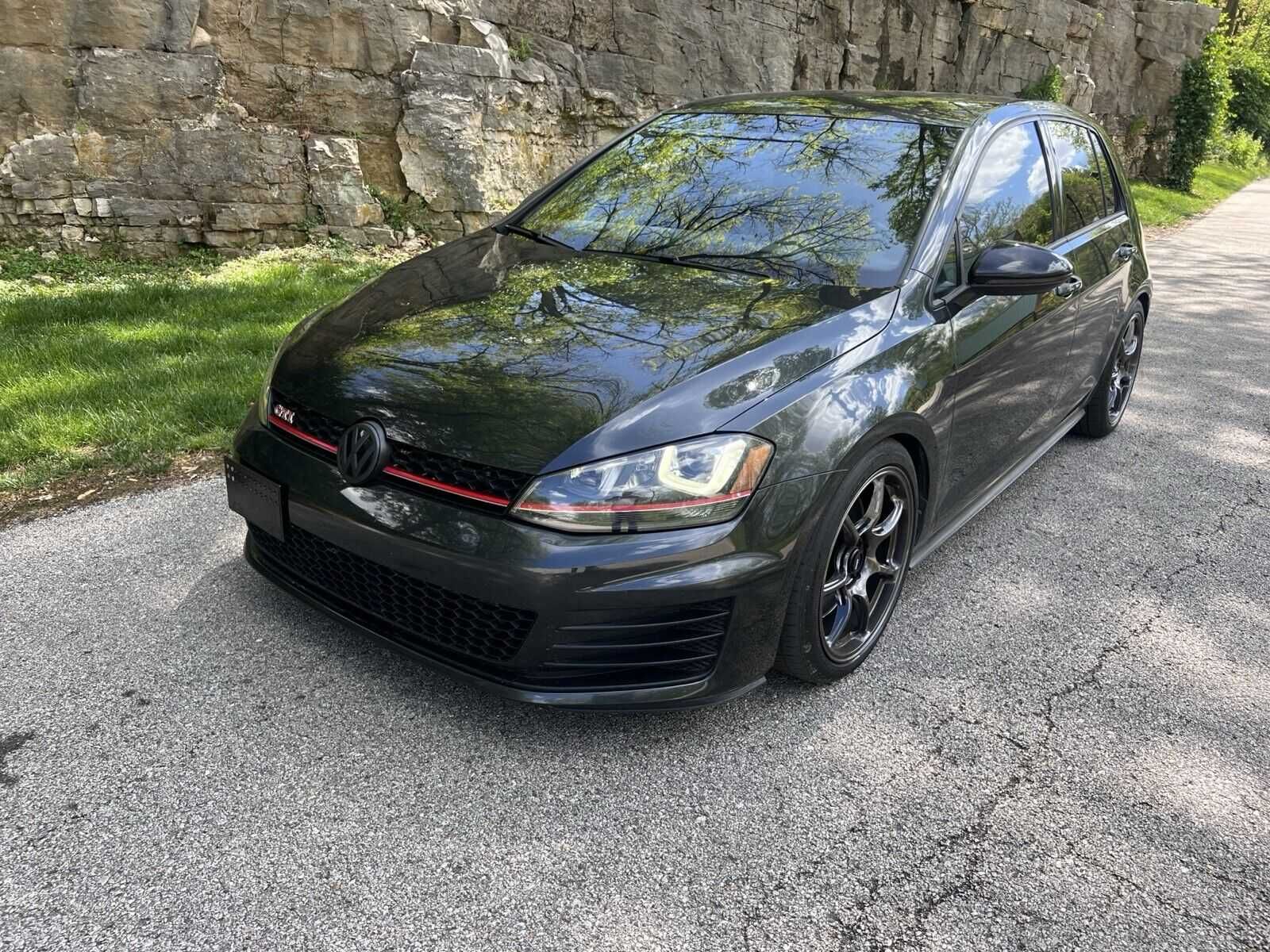 2017 Volkswagen Golf SEL