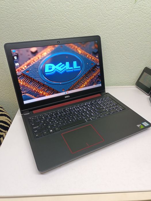 Dell 15 7559 intel i7/ram 16/Nvidia gtx 960m 4 g / ssd 128g / hdd 1 tb