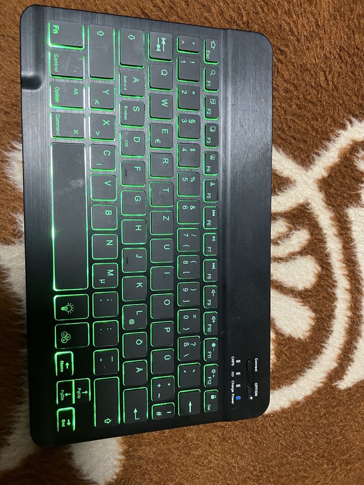 Компактна блютуз клавіатура type c