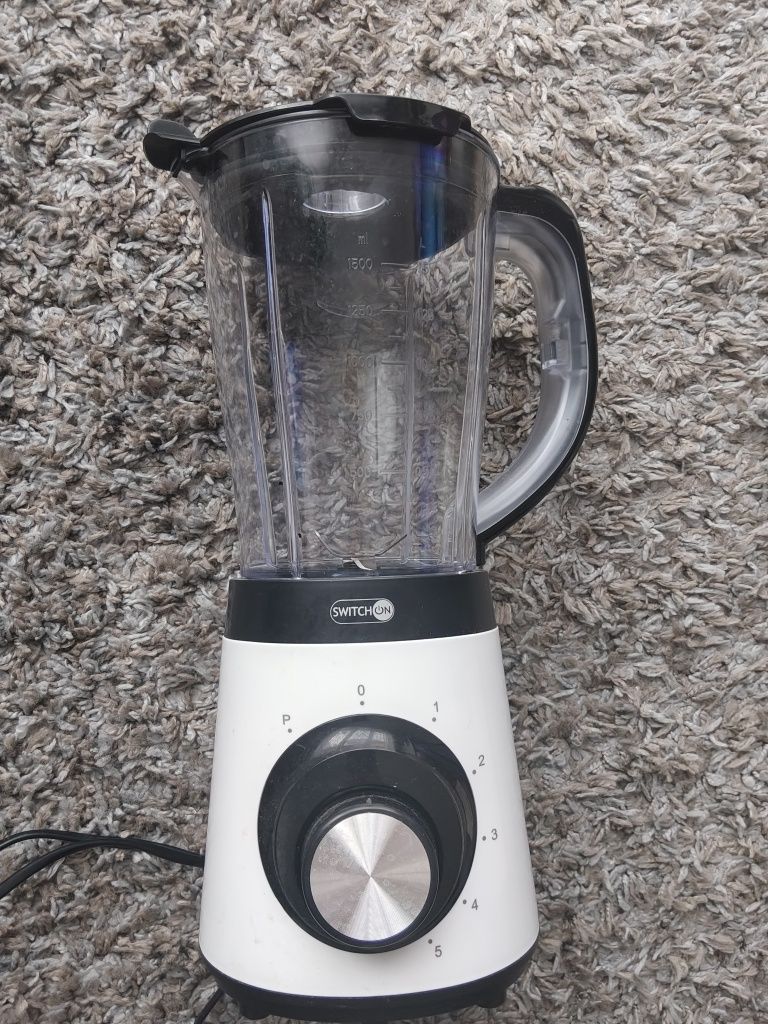 Duży blender kielichowy 1,5 l