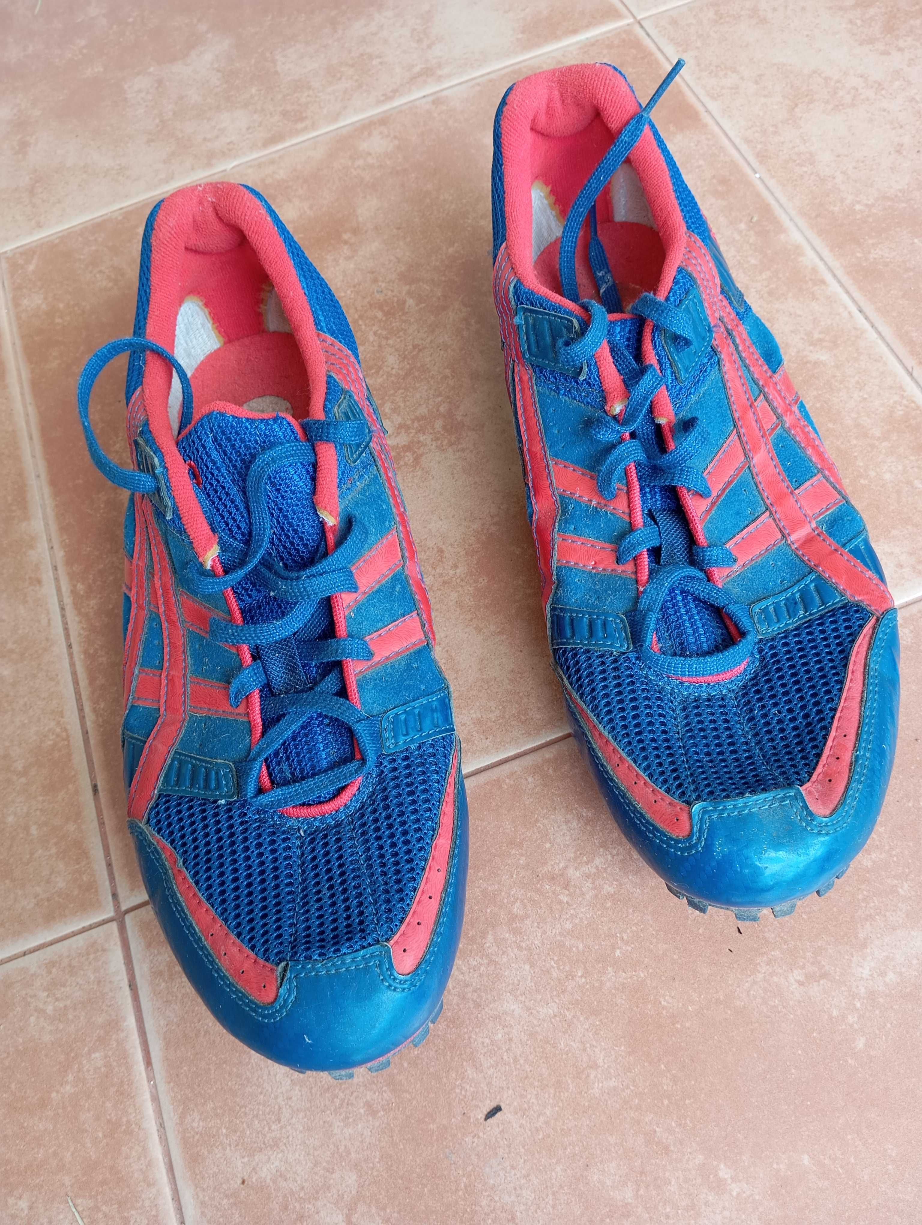 Sapatilhas de pista/bicos Asics para corrida em velocidade em tartan