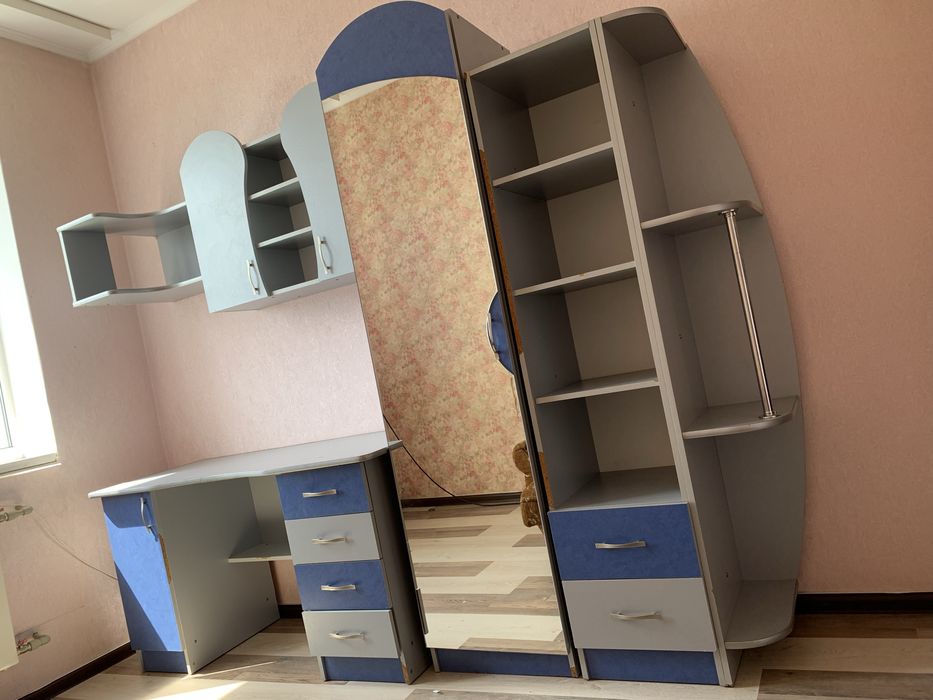 Шафа, Стінка підліткова/дитяча, Стіл,Джеркало, Полиці/ дитяча кімната