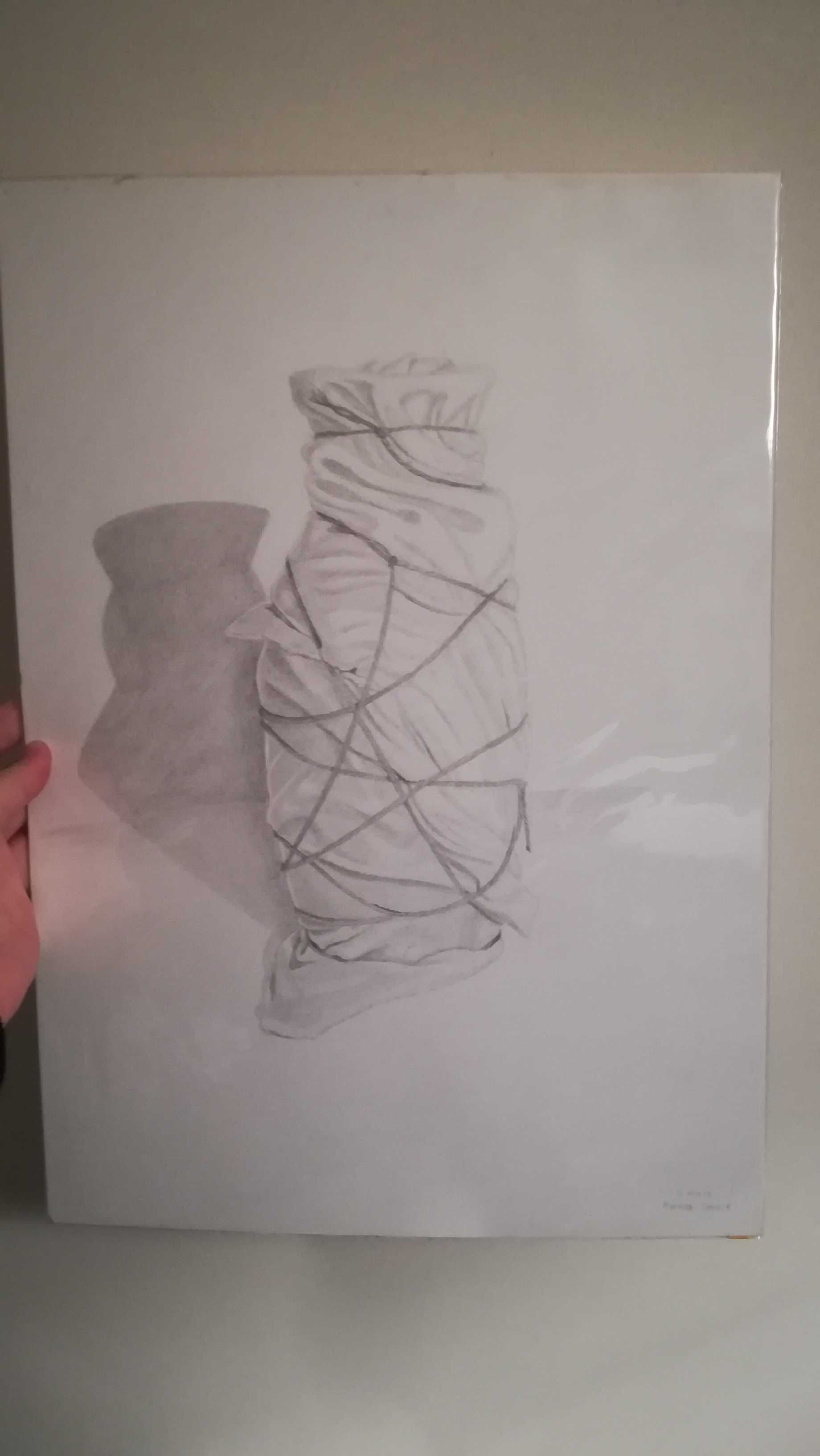 Desenho realista de jarra a grafite 29,7 * 42 cm