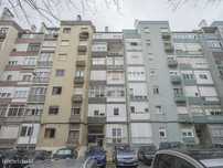 Apartamento T3 Situado numa zona tranquila com muitos Serviços em L...