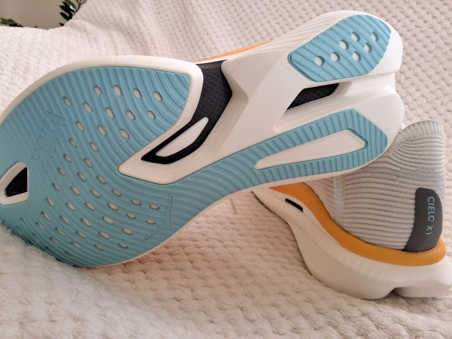 Hoka Cielo X1. Розмір 41. Устілка 26см до загину. Оригінал