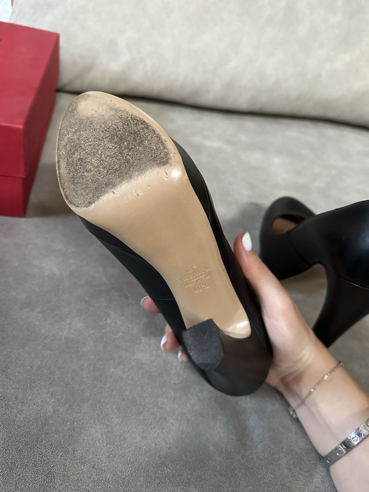 Туфлі Valentino 40,5 оригінал