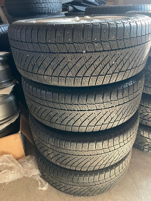Contenintal 215/55 r17 98t зима