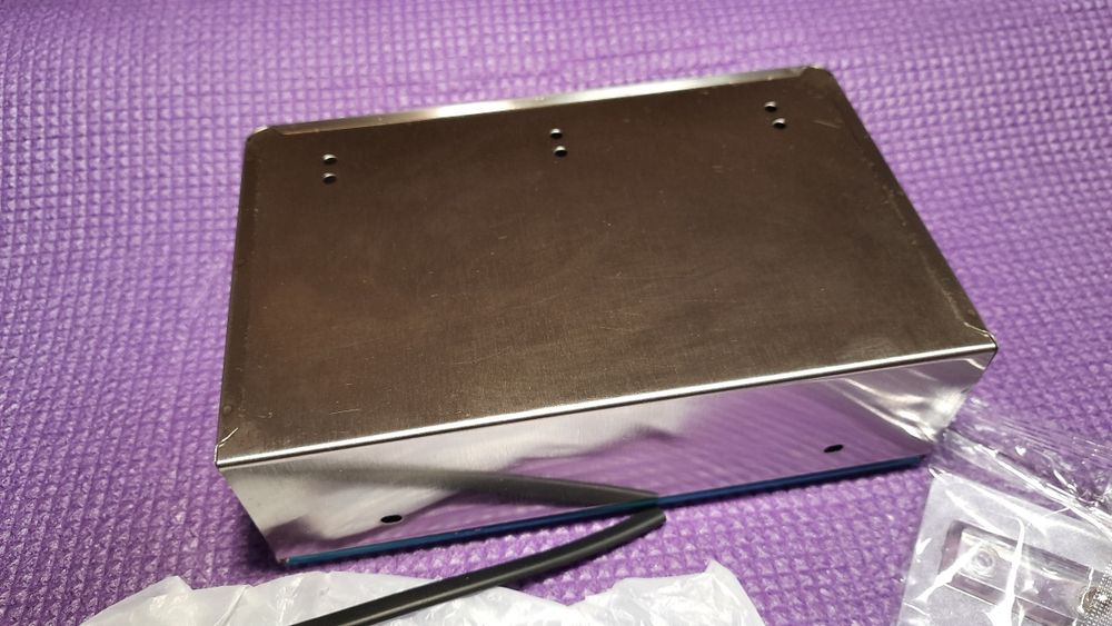 Держатель для туалетной бумаги с полкой для влажных салфеток  нерж.