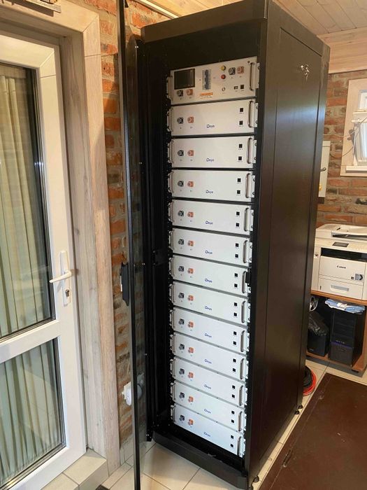 Серверний шкаф Deye 9U-12U-15U-18U-21U-24U-28U-33U-42U-45U.