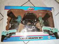 2 pistolety laserowe .