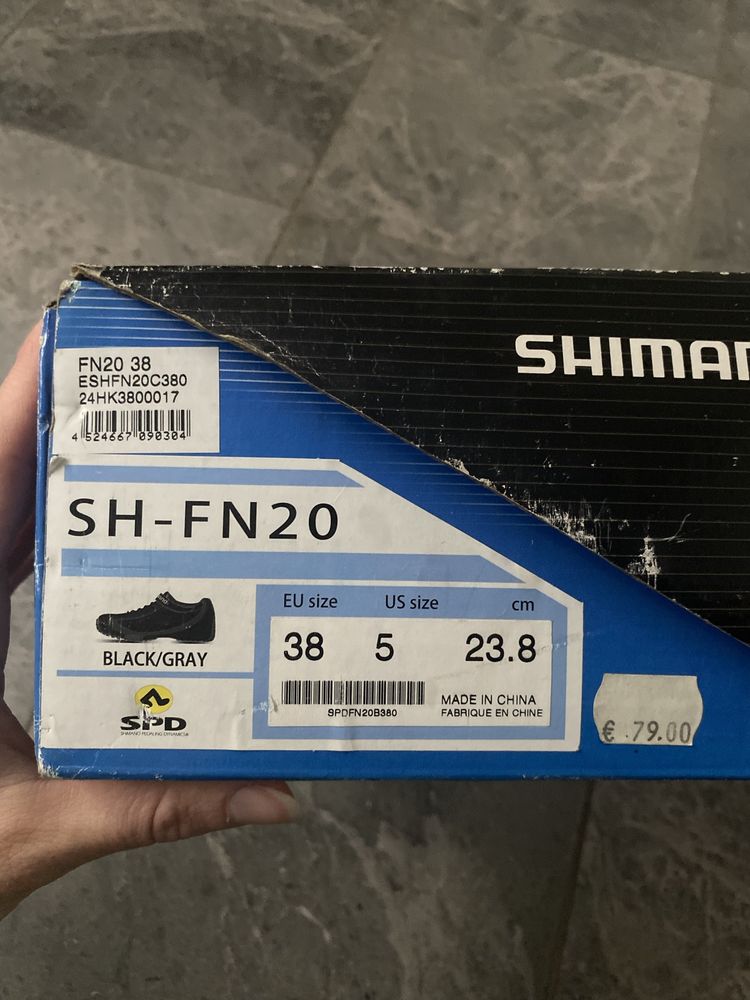 Czarne buty kolarskie SPD rowerowe nowe bez metki 38
