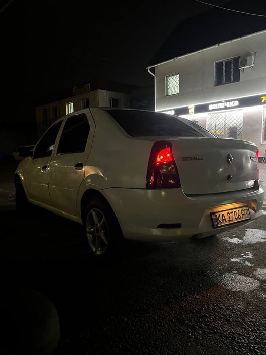 Продам рено логан 2012 рік