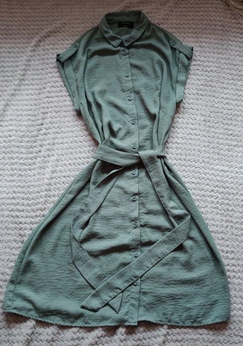 Sukienka w kolorze oliwkowym z paskiem prosta luźna wygodna