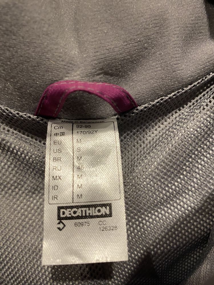 Kurtka przeciwdeszczowa . Decatlon M