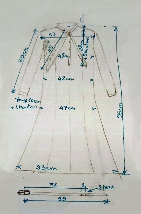 Vestido às riscas com gravata e cinto