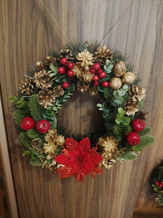 Świąteczny zimowy wianek na drzwi dekoracja stroik święta