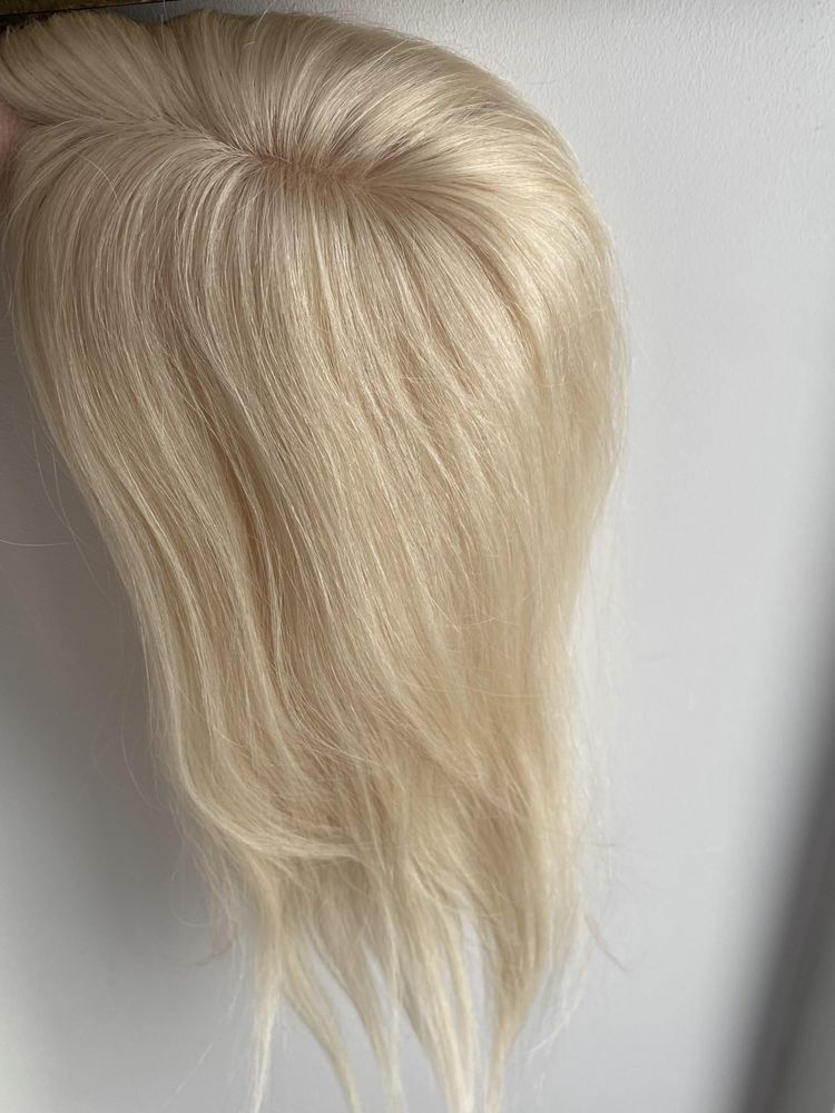 Toper tupet treska dopinka wig mikroskóra 45 cm blond włosy naruralne