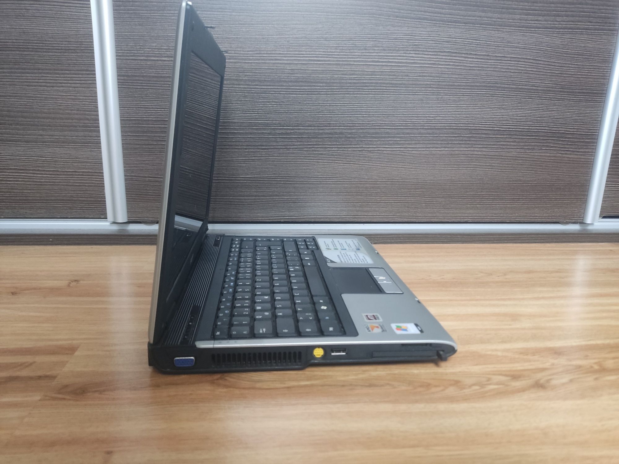 Laptop Acer  aspire 5051 AWXMi