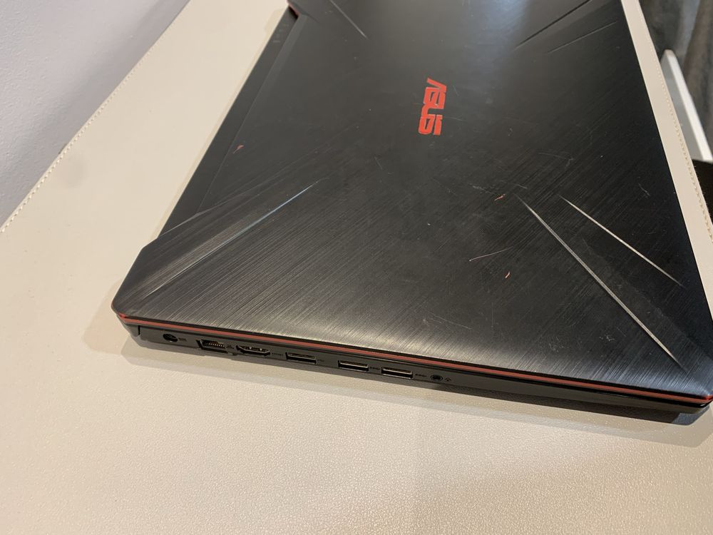 Asus F505DY (Ryzen5 3550H/16Gb RAM/512SSD, RX560X 4Gb)