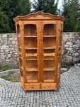 Biblioteczka witryna gablota serwantka sosnowa drewniana 1991 r Dania