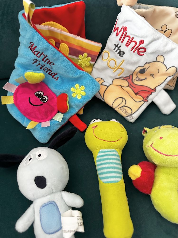Zestaw siedmiu miękkich zabawek sensorycznych - od 1 dnia życia
