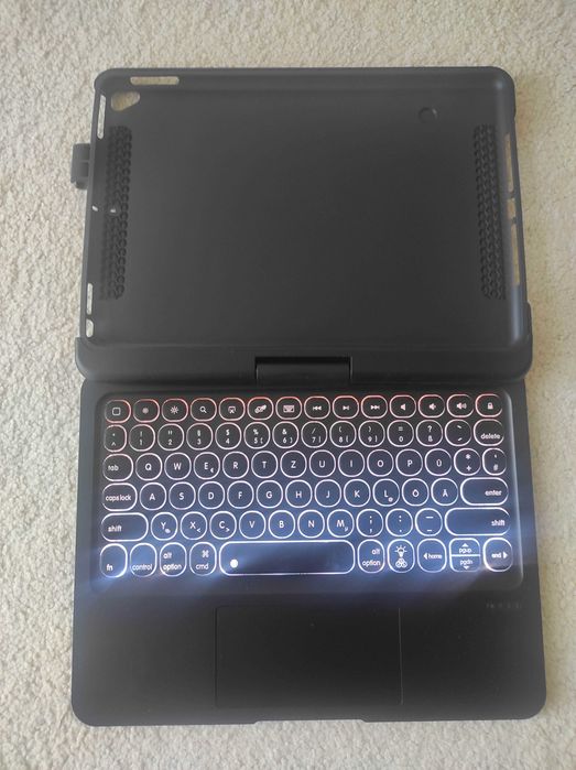 Etui z klawiaturą Synchro Omnitype do iPad Pro iPad Air czarne nowe