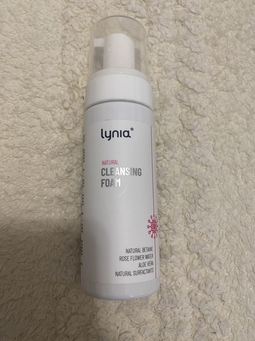 Pianka do czyszczenia twarzy Lynia-nowa
