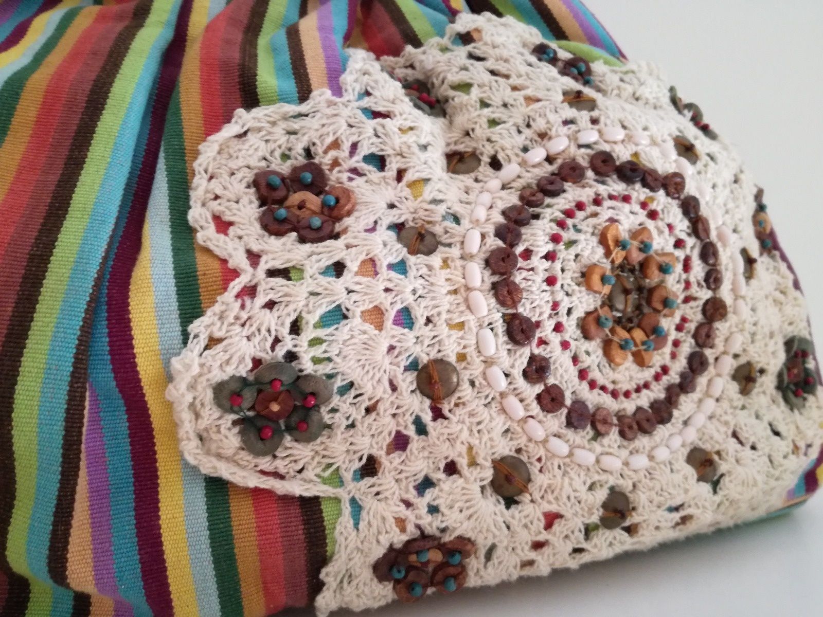 Bolsa em tecido às riscas