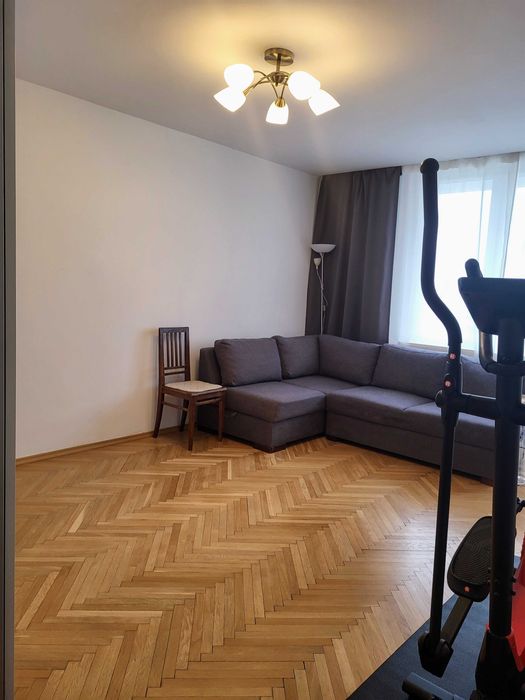 Wynajmę 3-pokojowe mieszkanie z dobrą komunikacją, na skraju parku