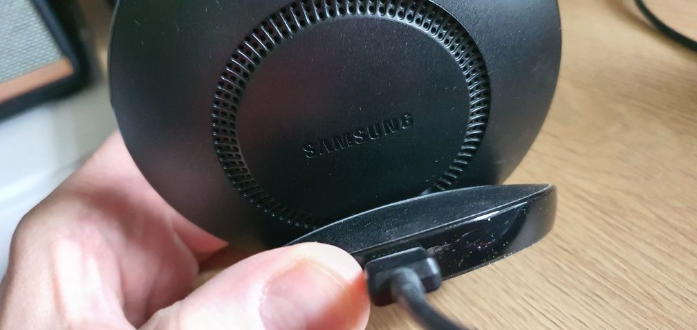 Ładowarka indukcyjna Samsung szybkie ładowanie