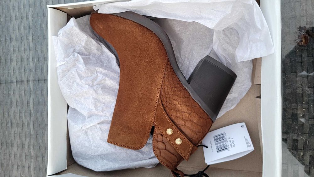 Botas mulher - tamanho 35