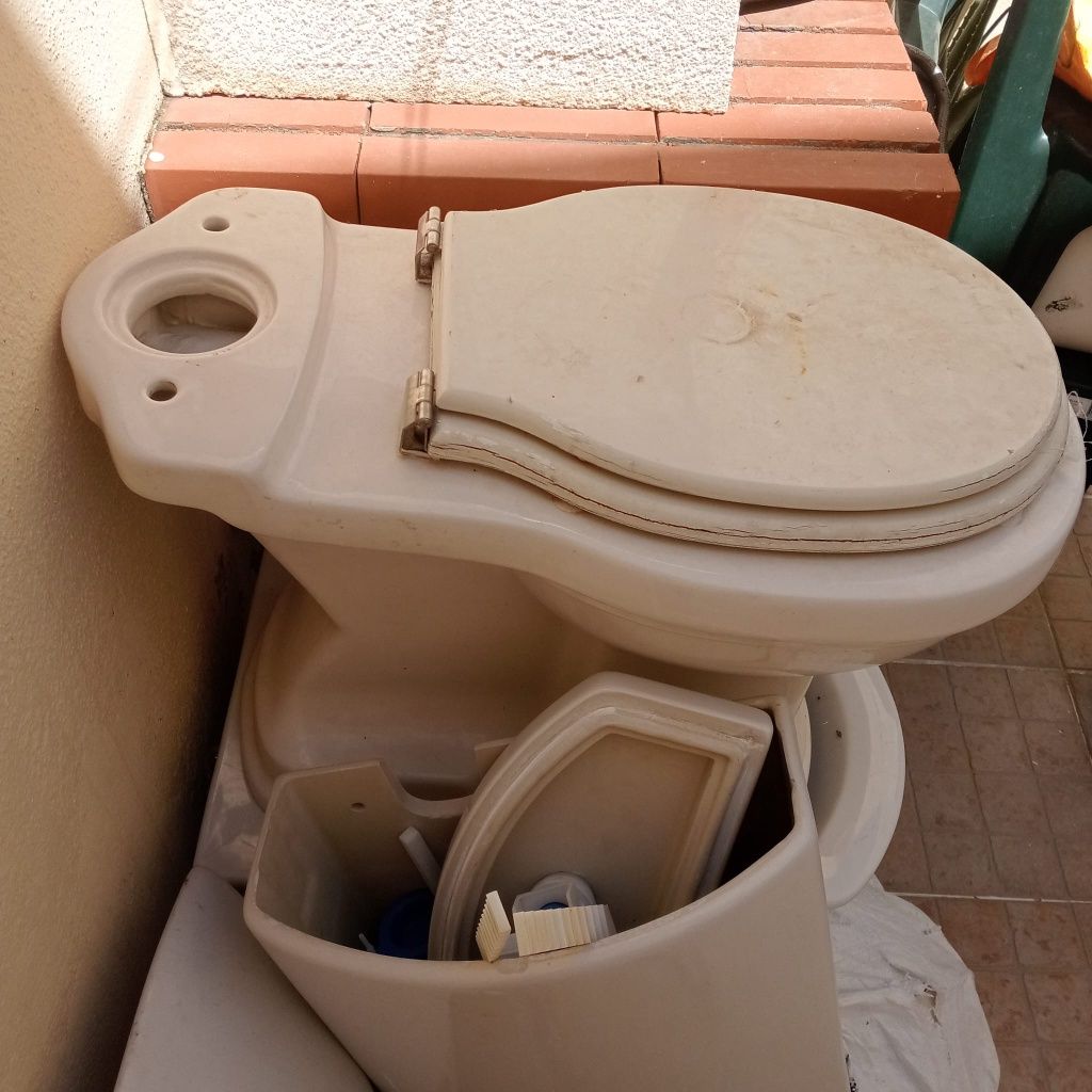 Lavatórios, sanitas e bideswc