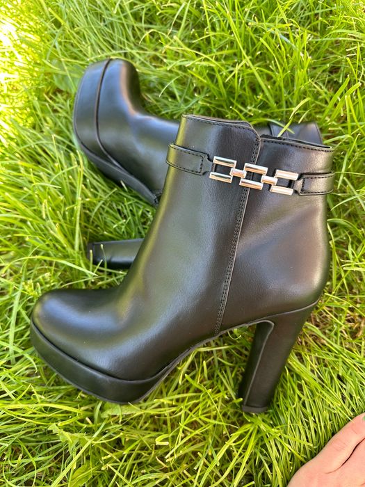 Ботильйони жіночі, ботінки