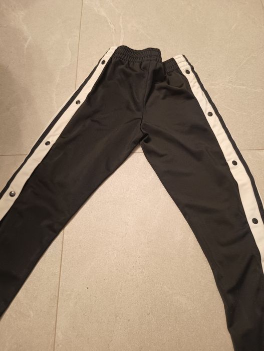 Spodnie adidas. Stan idealny 146