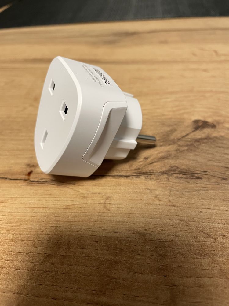 Adapter podróżny HAMA (typ G—> typ E i F)