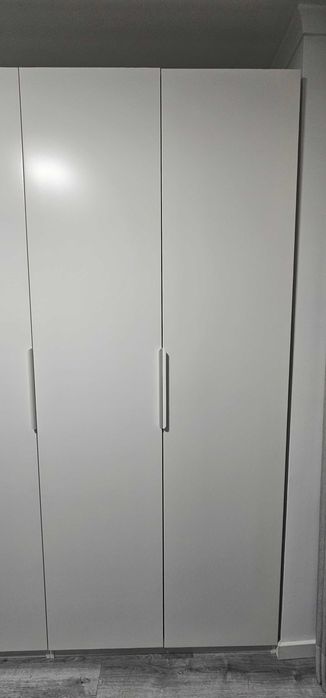 Roupeiro PAX Ikea com 1 ano de pouco uso