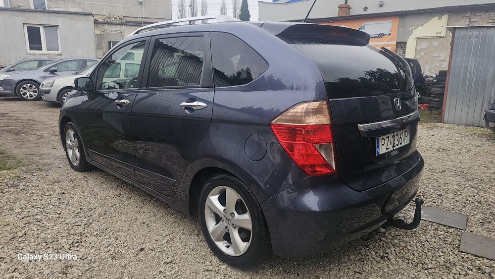 Honda F-RV  Diesel 6 Osób
