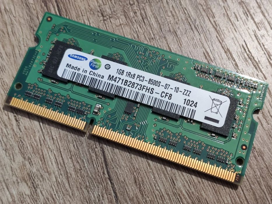 Pamięć RAM Samsung 1GB DDR3 SoDIMM (M471B2873FHS-CF8)