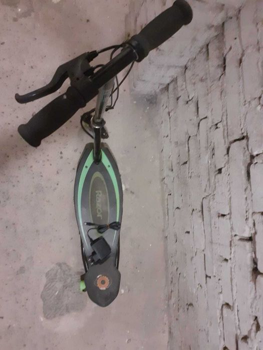 Hulajnoga elektryczna dla dzieci - RAZOR Power Core E90