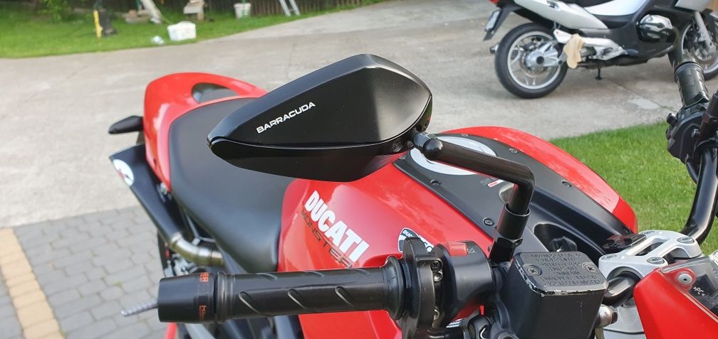 Ducati monster 696