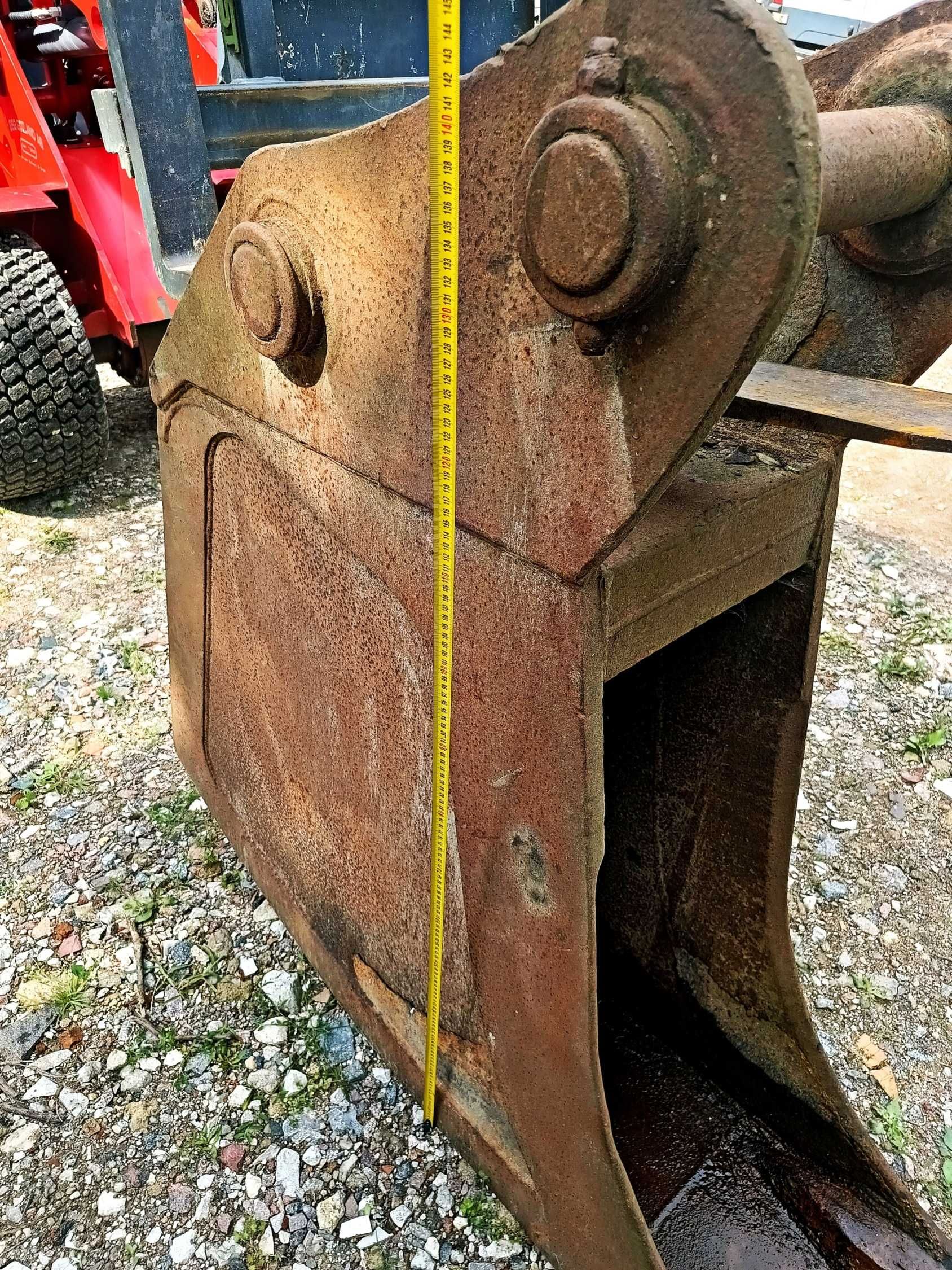 Łyżka wąska – szerokość 40 cm, grubość sworznia 80 mm