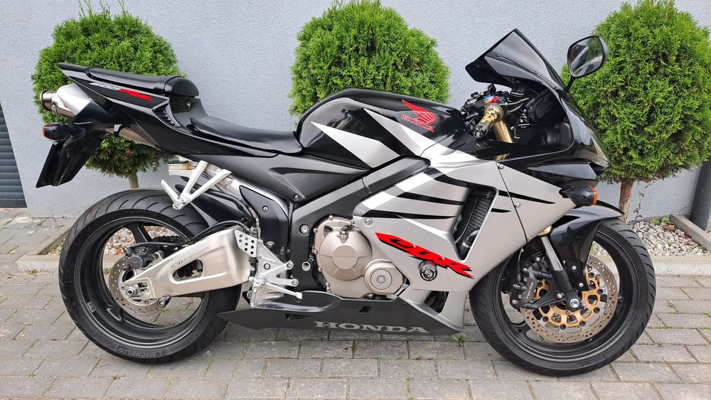 Honda CBR cbr 600rr rok 2005 rok BEZWYPADEK - SUPER STAN RATY tylko 33tyś km