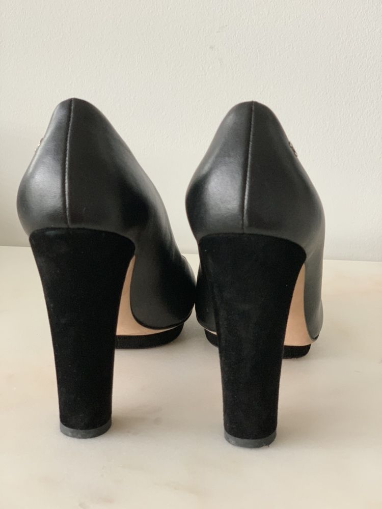 Chanel sapatos 38.5C