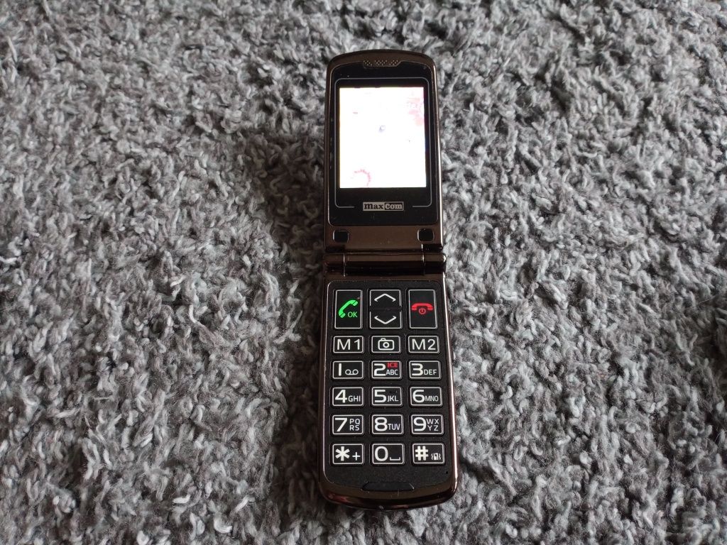 Telefon dla seniora MAXCOM MM832BB