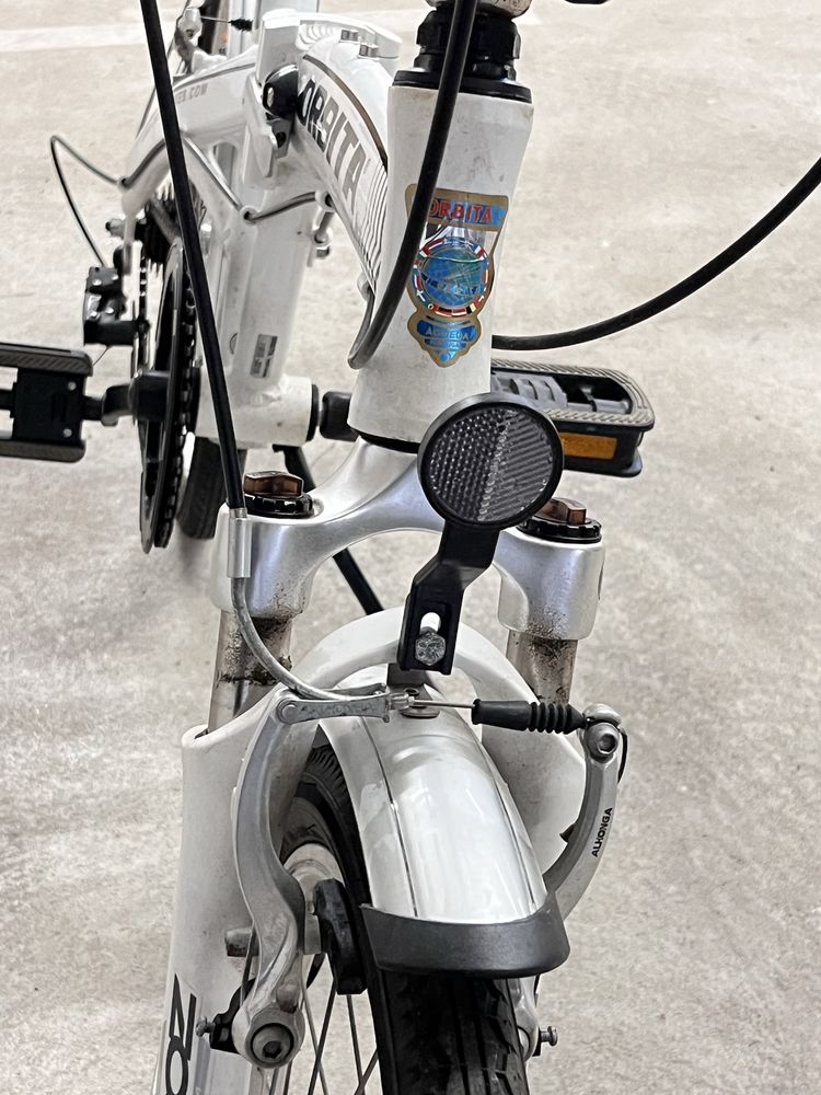 Bicicleta da marca Órbita dobrável