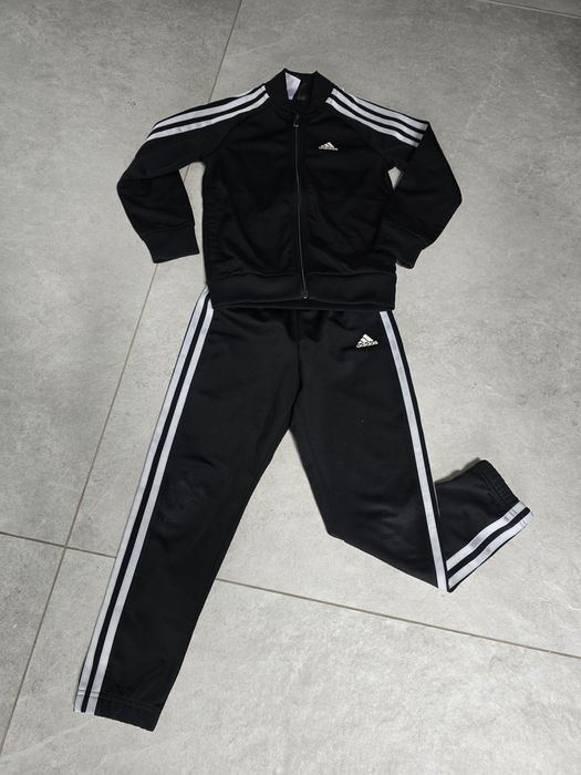 Dzieciecy dres adidas rozmiar 116.